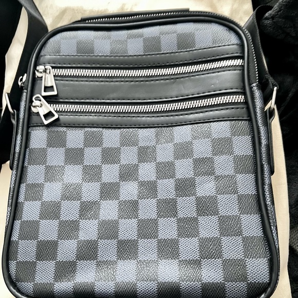 Men  messenger bag - Picture 1 of 4